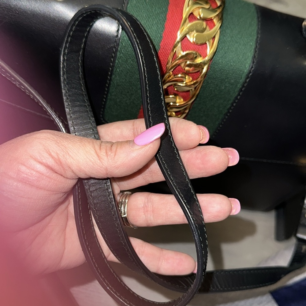 Gucci black leather, beautiful satchel purse Crossbody - Picture 9 of 9